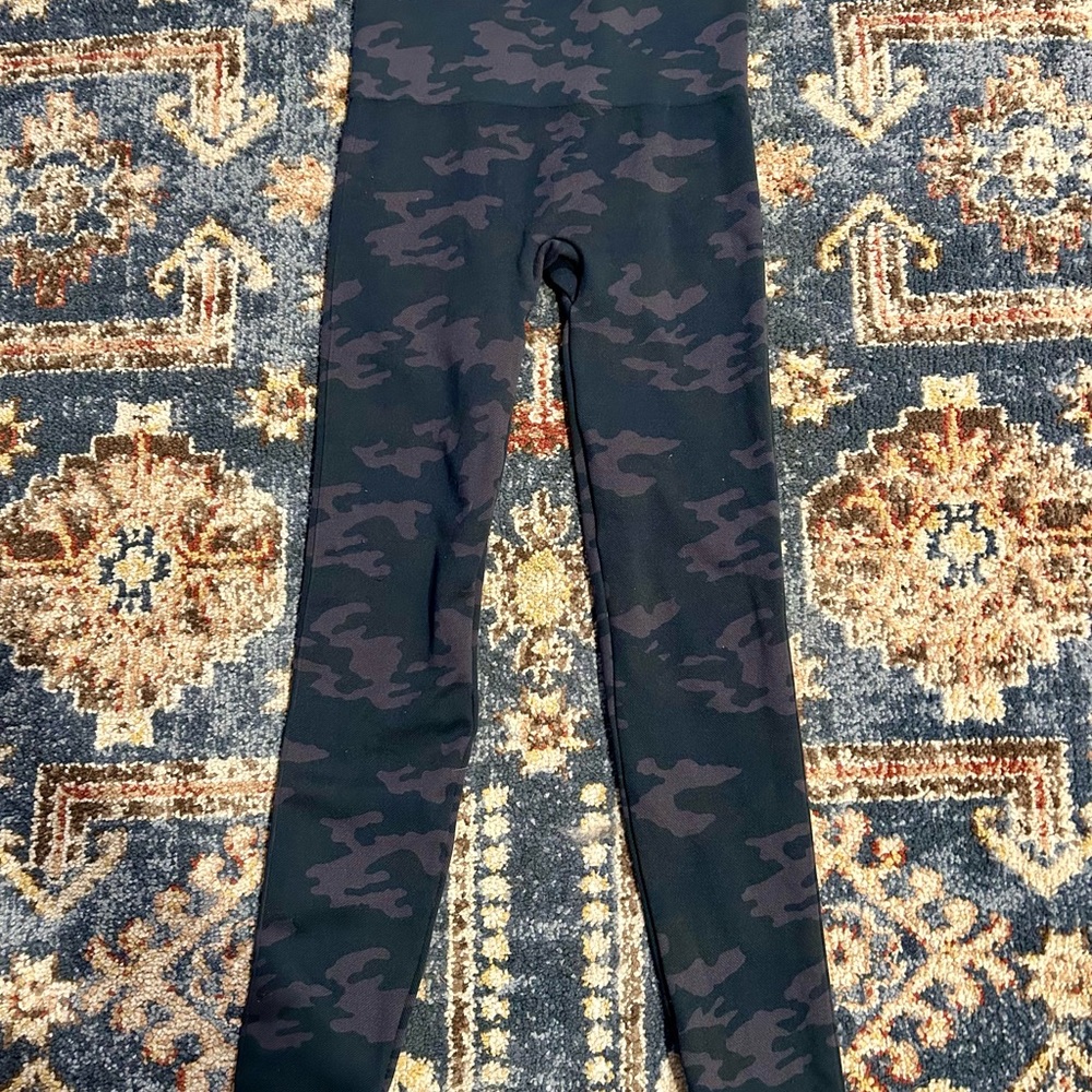 Spanx Leggings - Picture 3 of 5